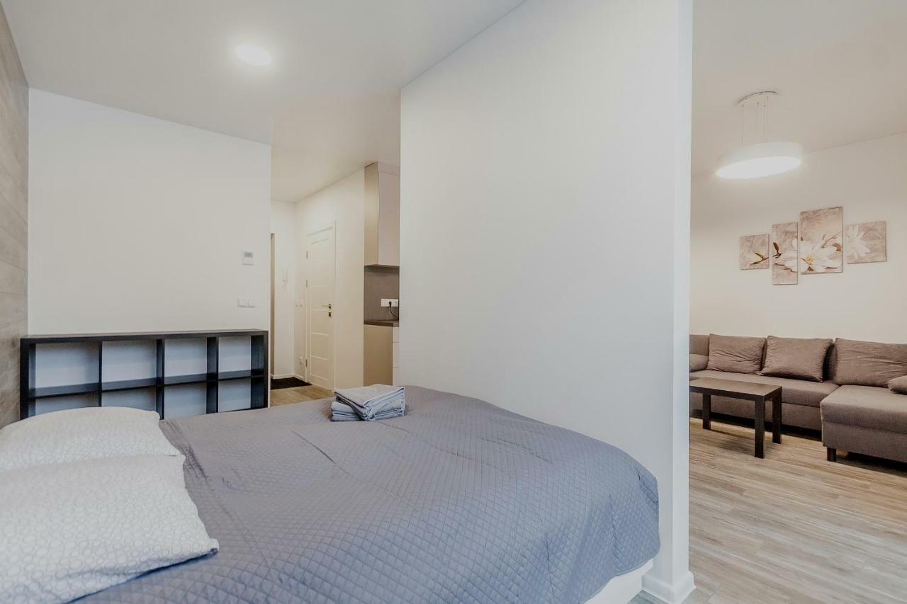 1 Near Center With A Roof Terrace And Parking