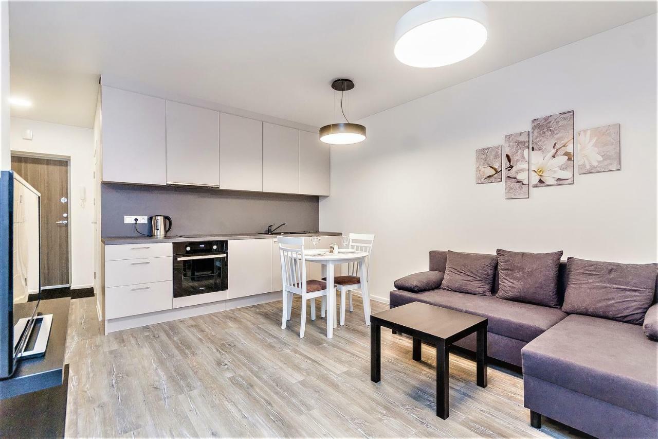 1 Near Center With A Roof Terrace And Parking Butas *
